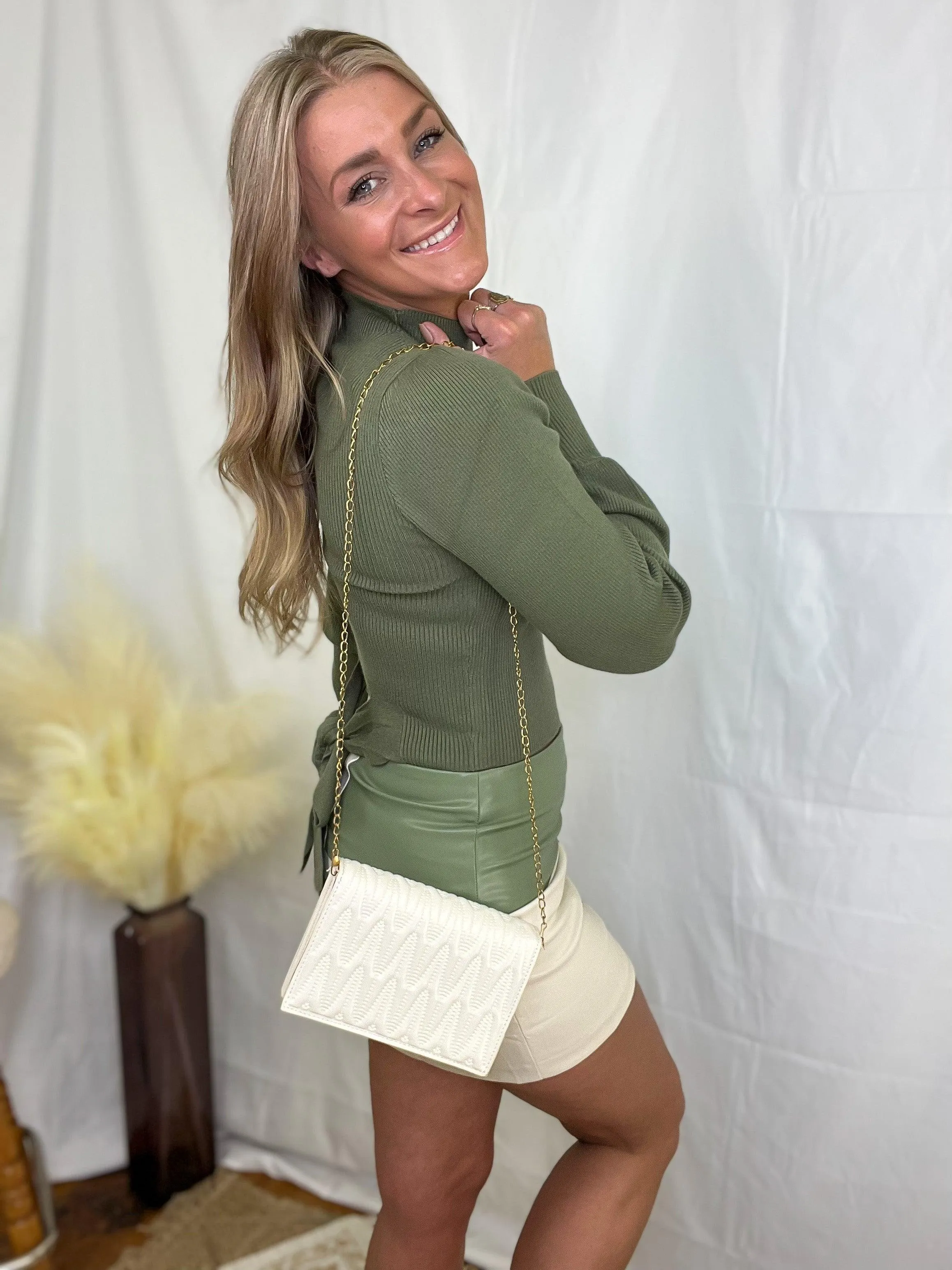 White Embossed Thick Chain Shoulder Purse